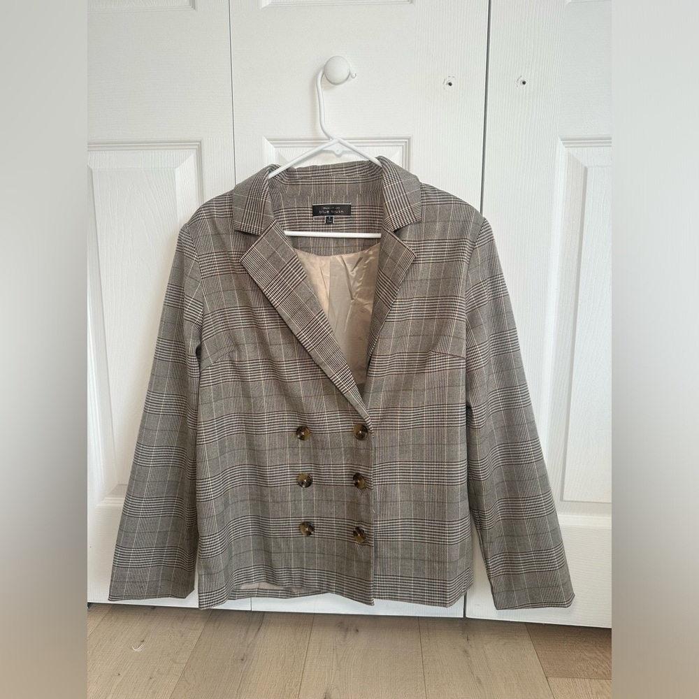 Blazer - Picture 4 of 6